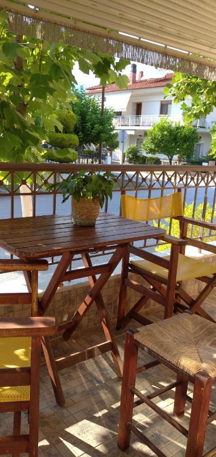 Xenia Palace Luxury Apartments Неа-Врасна Экстерьер фото