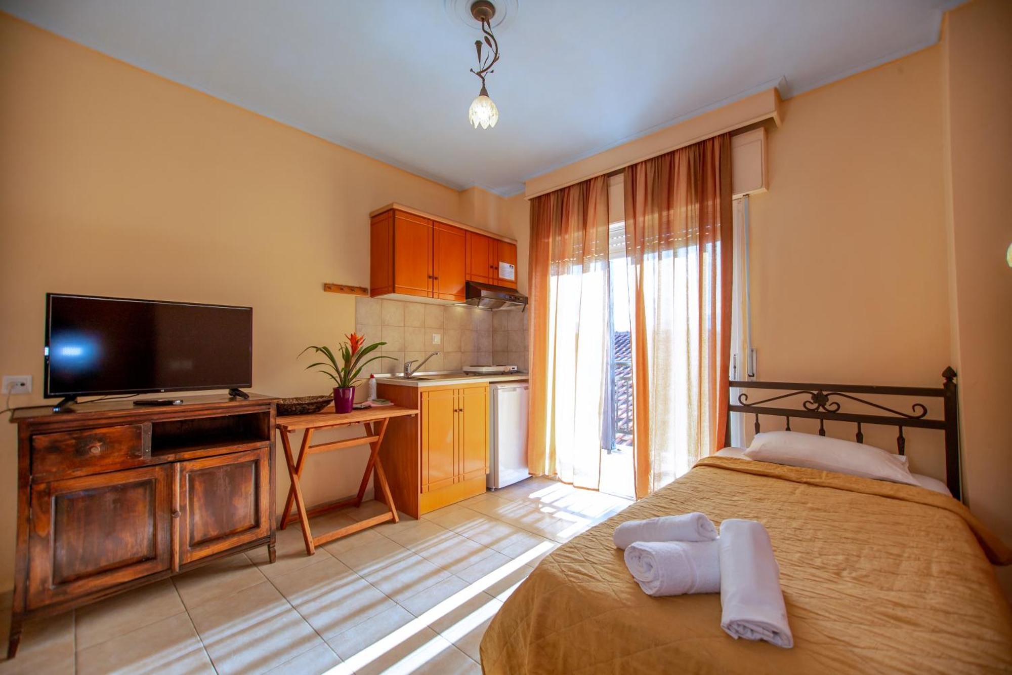 Xenia Palace Luxury Apartments Неа-Врасна Экстерьер фото