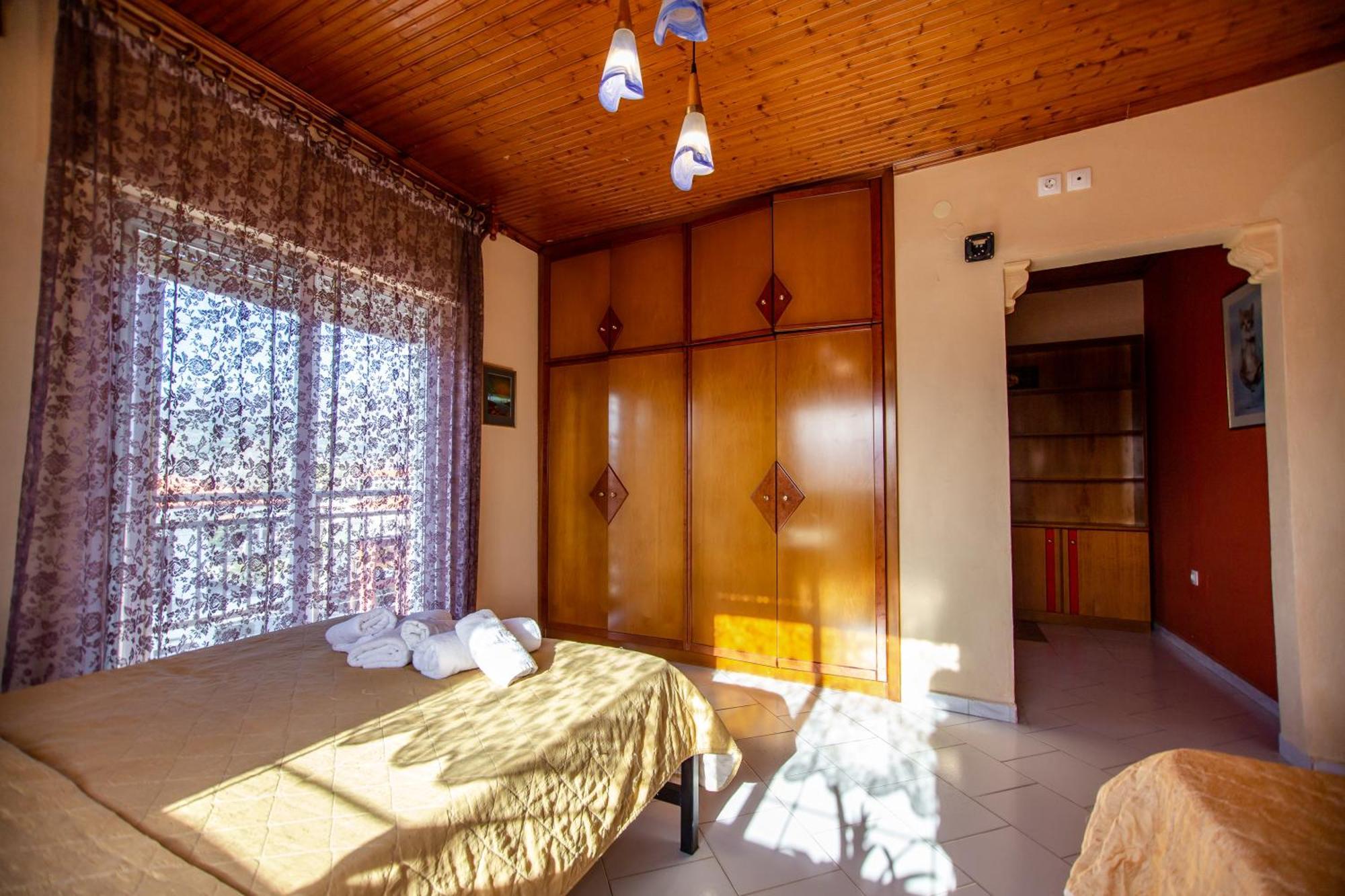 Xenia Palace Luxury Apartments Неа-Врасна Экстерьер фото