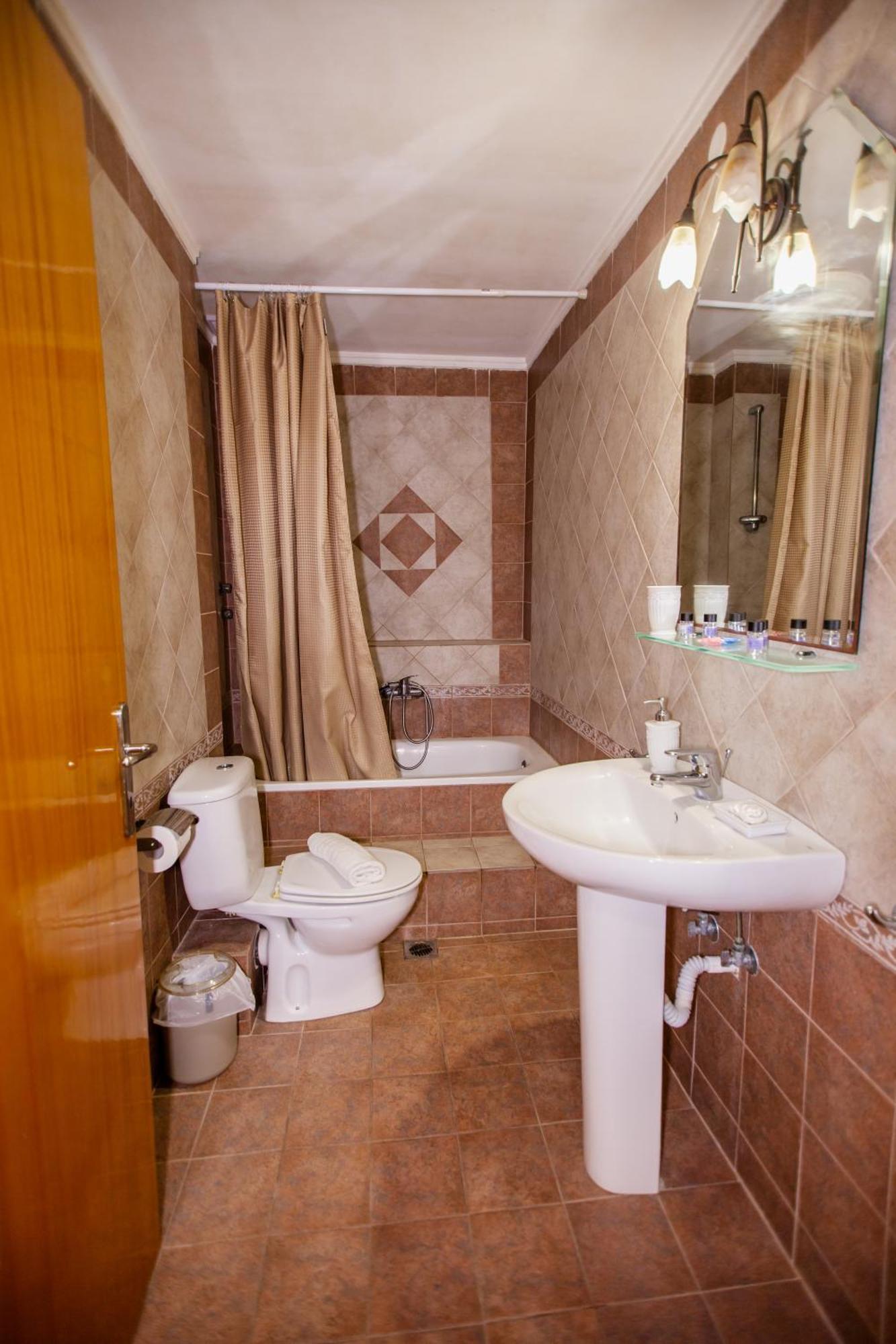 Xenia Palace Luxury Apartments Неа-Врасна Экстерьер фото