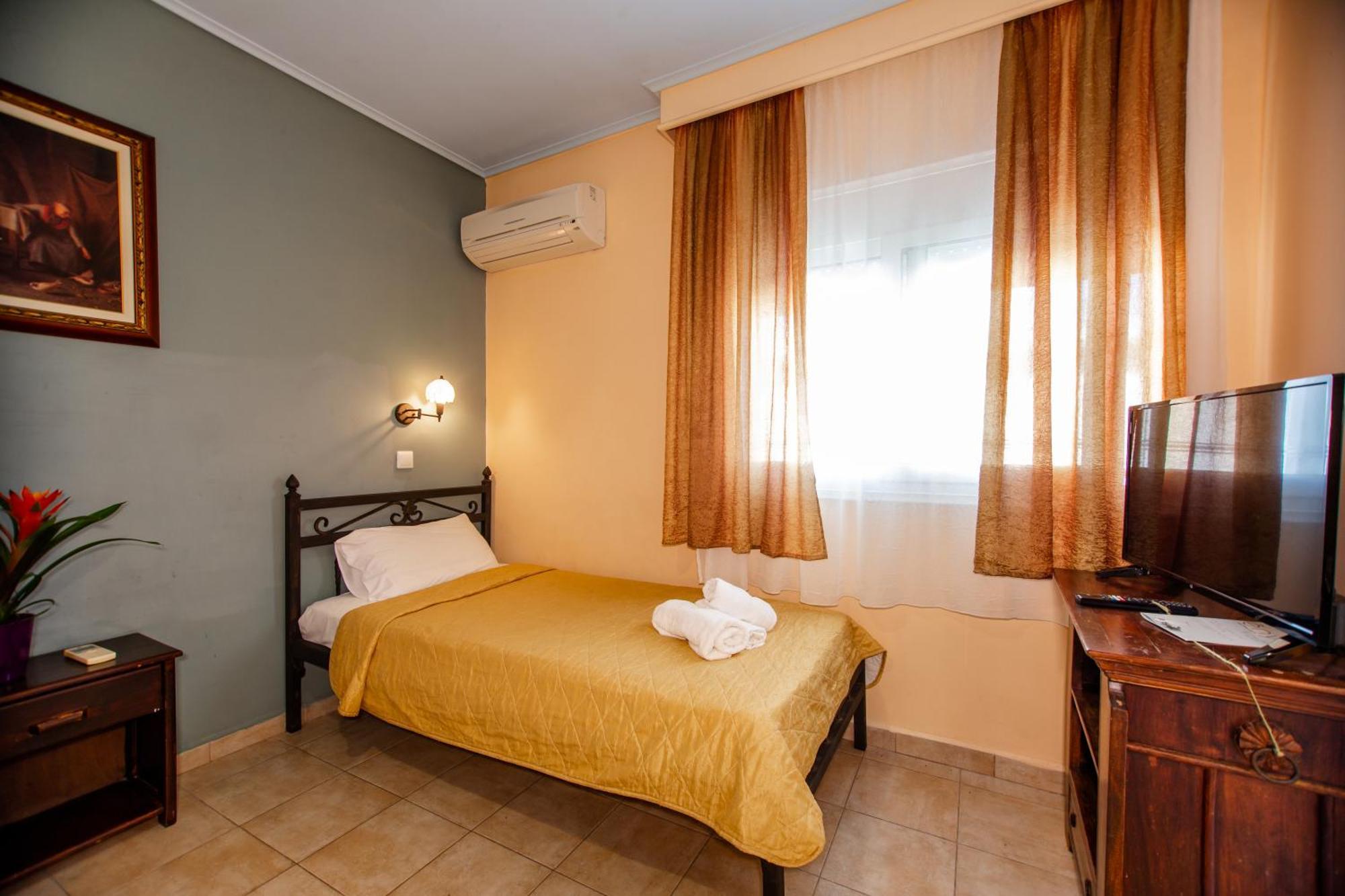 Xenia Palace Luxury Apartments Неа-Врасна Экстерьер фото