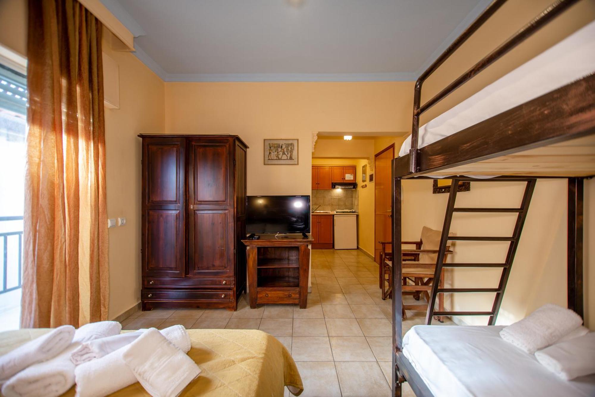 Xenia Palace Luxury Apartments Неа-Врасна Экстерьер фото