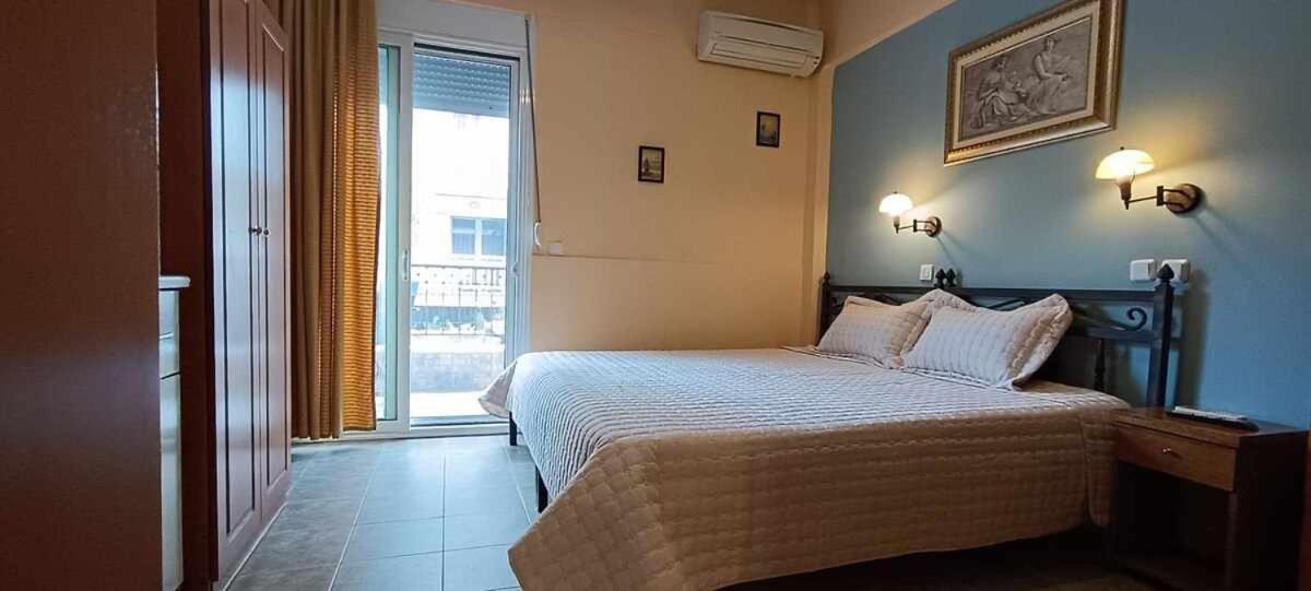 Xenia Palace Luxury Apartments Неа-Врасна Экстерьер фото